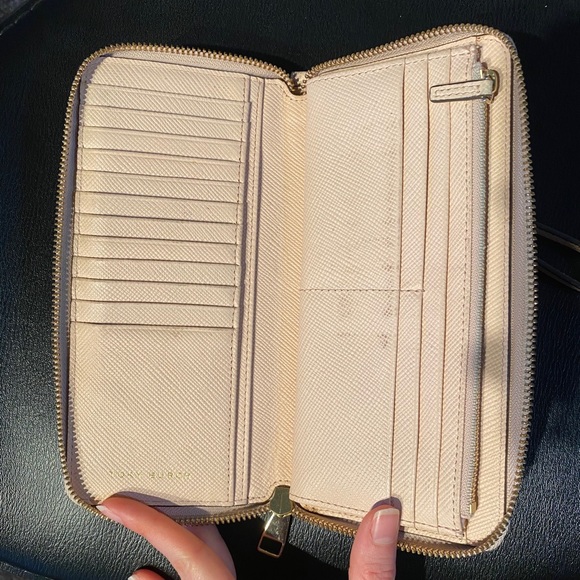 Tory Burch Wallet/Wristlet - Picture 5 of 6